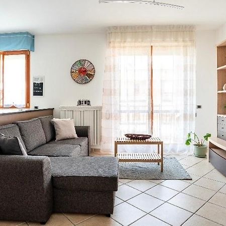 Casti - Appartamento Mm3 Comasina Milano Eksteriør billede