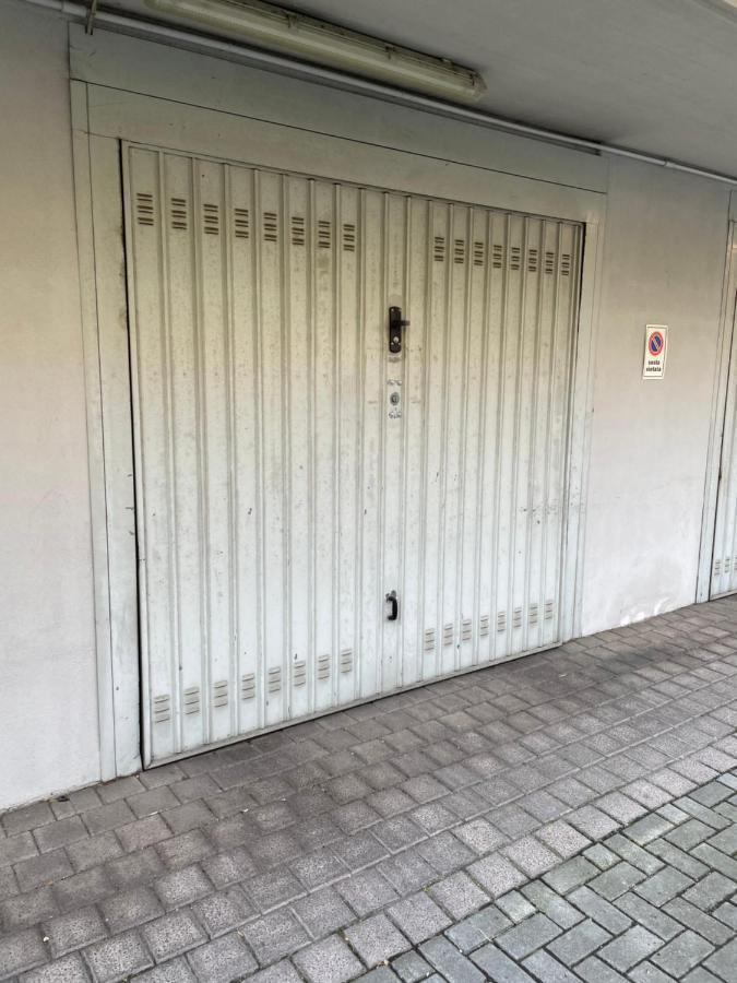 Casti - Appartamento Mm3 Comasina Milano Eksteriør billede
