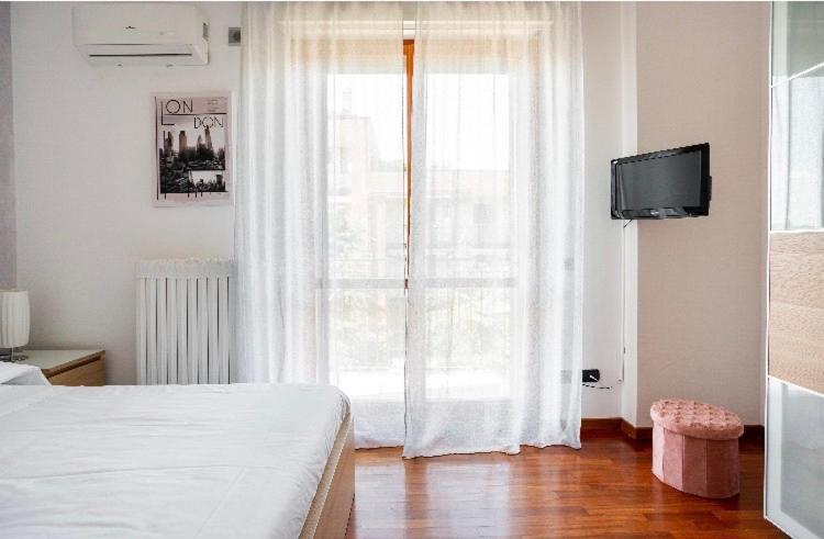 Casti - Appartamento Mm3 Comasina Milano Eksteriør billede