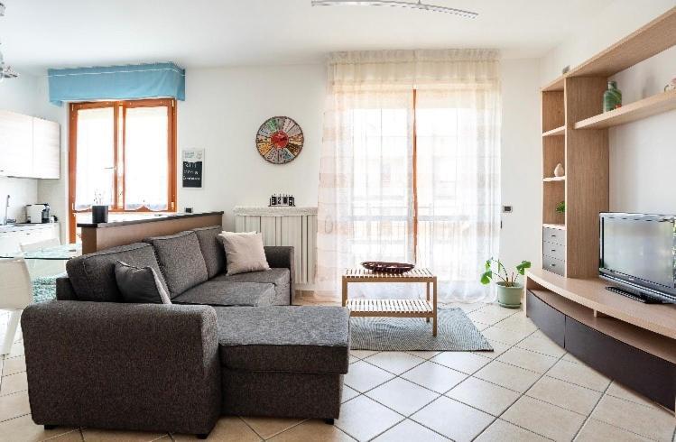 Casti - Appartamento Mm3 Comasina Milano Eksteriør billede
